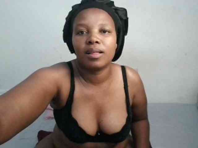 Hotqueenxxx webcam