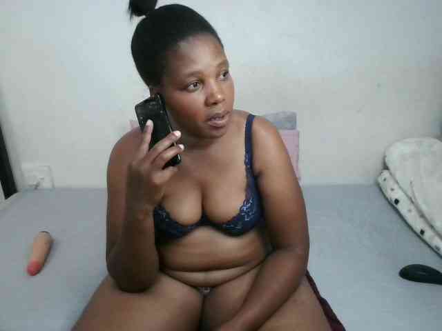 Hotqueenxxx webcam