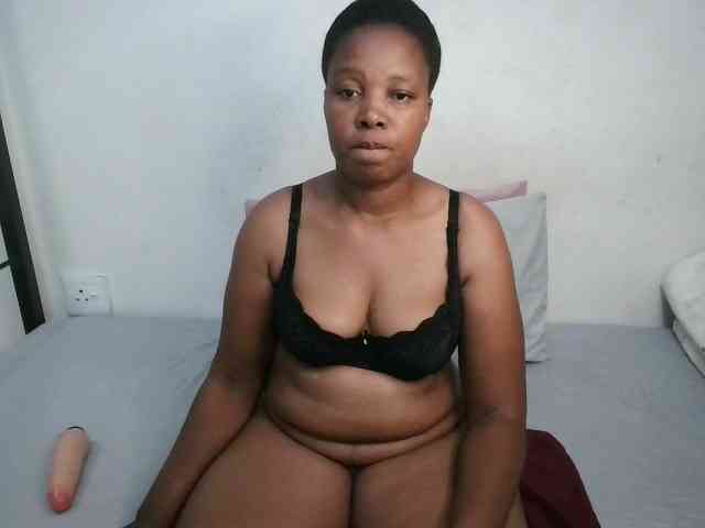 Hotqueenxxx webcam