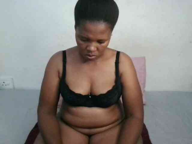 Hotqueenxxx webcam