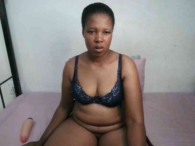 Hotqueenxxx webcam