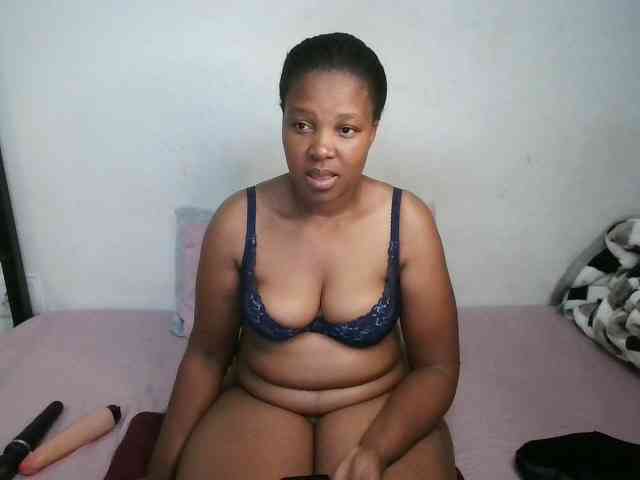 Hotqueenxxx webcam