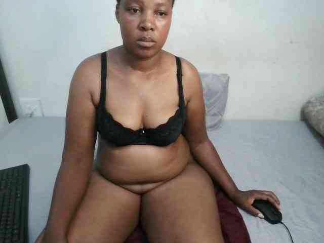 Hotqueenxxx webcam