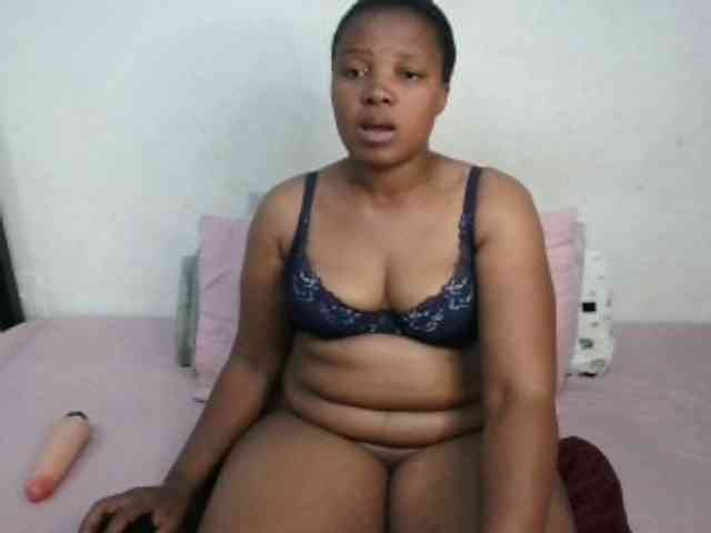 Hotqueenxxx webcam
