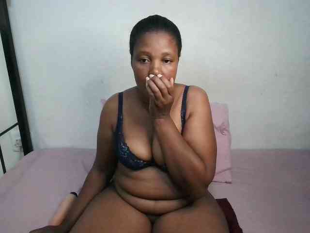 Hotqueenxxx webcam