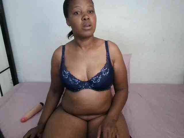 Hotqueenxxx webcam