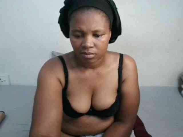 Hotqueenxxx webcam