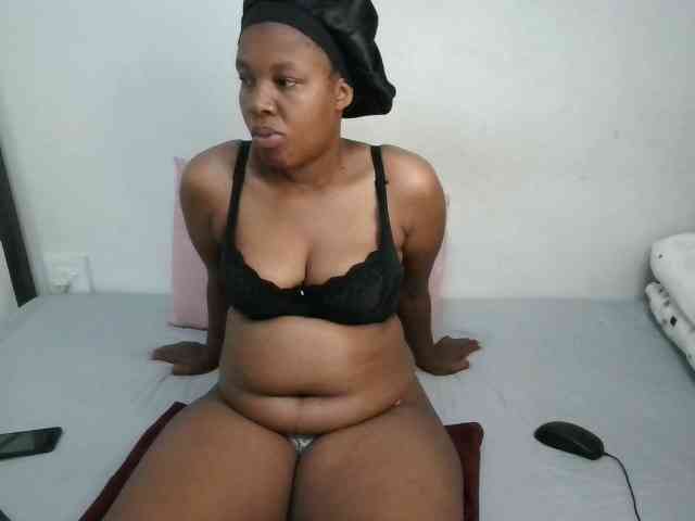 Hotqueenxxx webcam