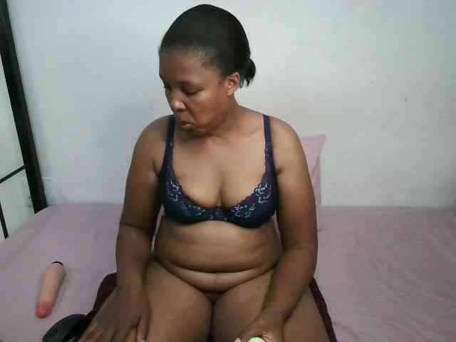 Hotqueenxxx webcam