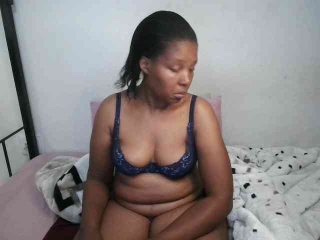 Hotqueenxxx webcam