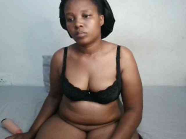 Hotqueenxxx webcam