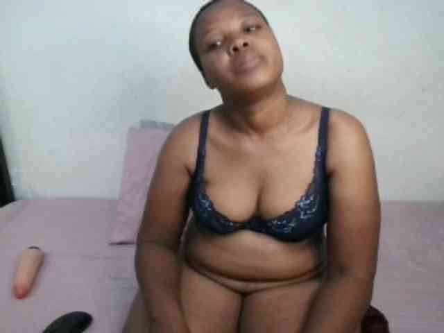 Hotqueenxxx webcam