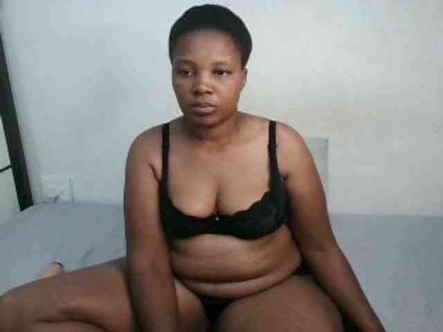Hotqueenxxx webcam