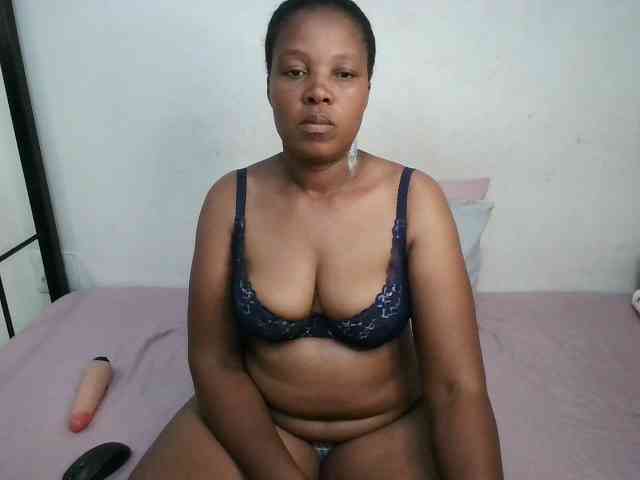 Hotqueenxxx webcam