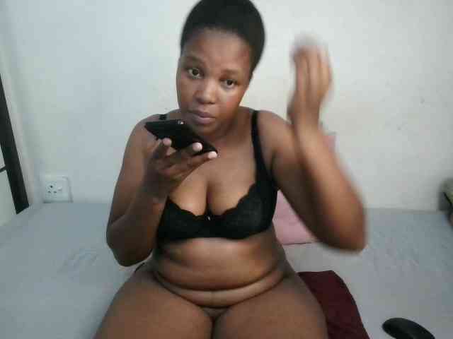 Hotqueenxxx webcam