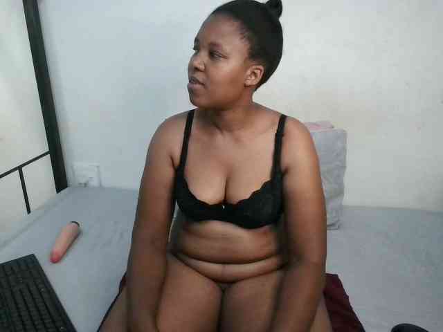 Hotqueenxxx webcam
