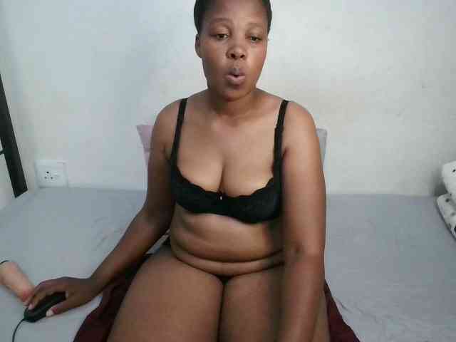 Hotqueenxxx webcam