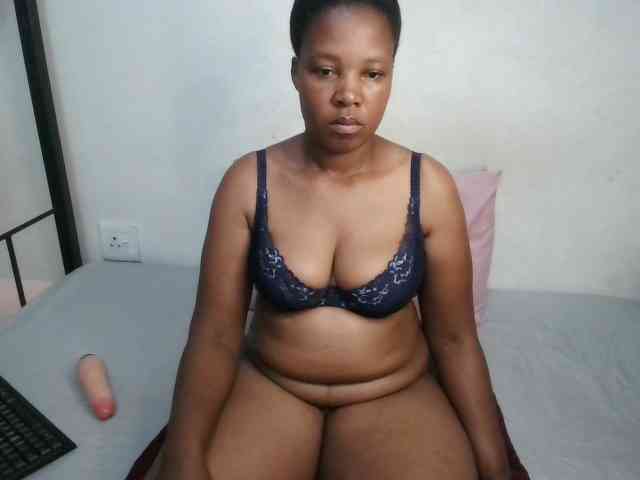 Hotqueenxxx webcam