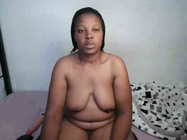 Hotqueenxxx webcam