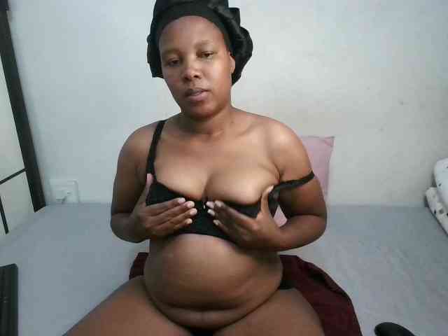 Hotqueenxxx webcam