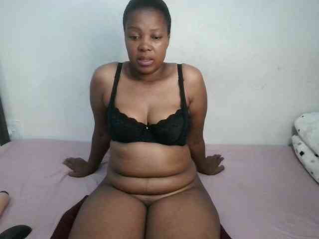 Hotqueenxxx webcam