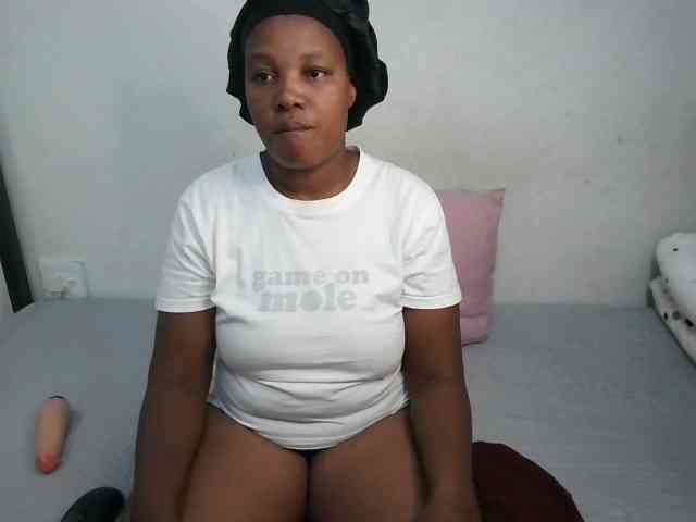 Hotqueenxxx webcam