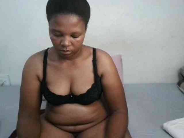 Hotqueenxxx webcam