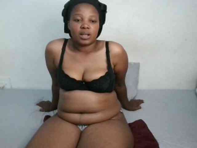 Hotqueenxxx webcam