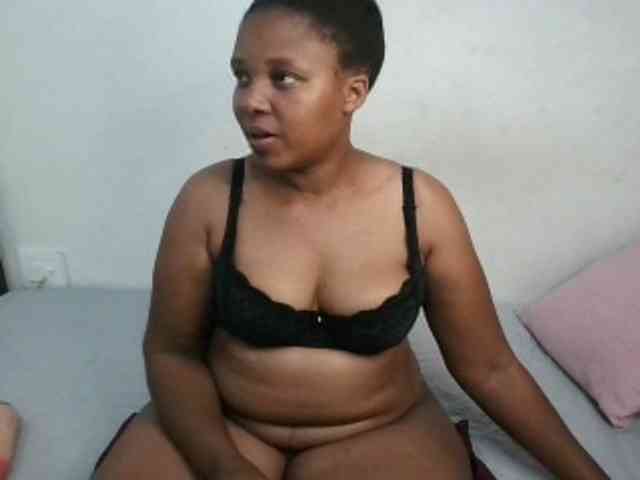 Hotqueenxxx webcam