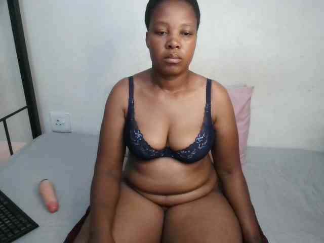 Hotqueenxxx webcam