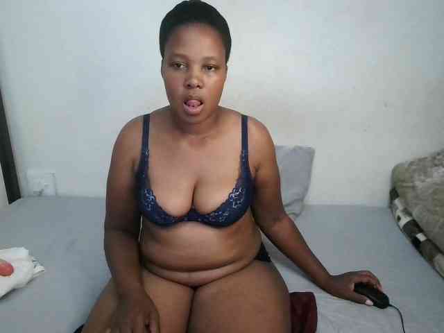 Hotqueenxxx webcam