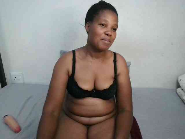 Hotqueenxxx webcam