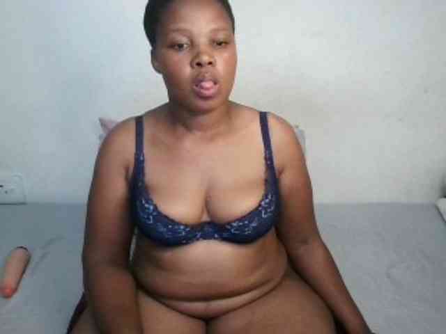 Hotqueenxxx webcam
