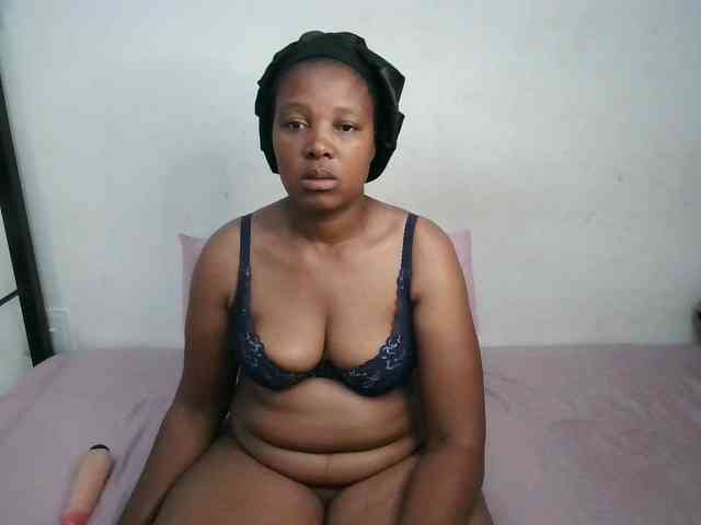 Hotqueenxxx webcam