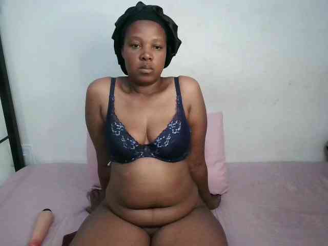 Hotqueenxxx webcam