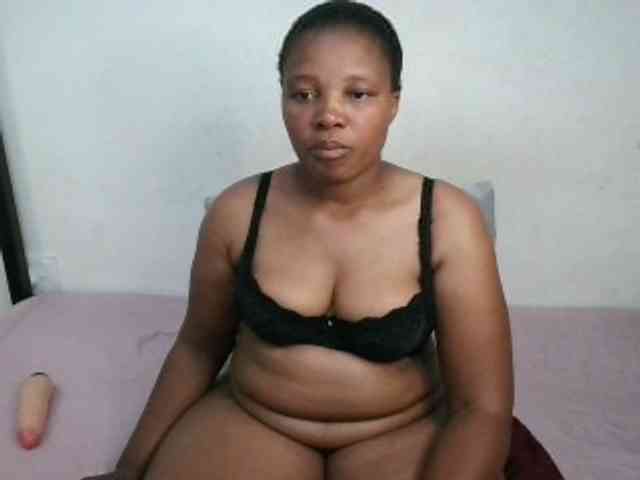 Hotqueenxxx webcam