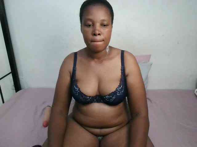 Hotqueenxxx webcam