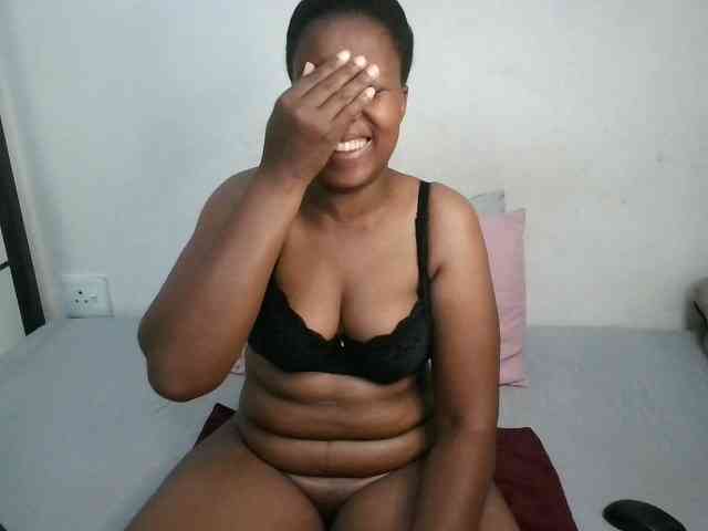 Hotqueenxxx webcam