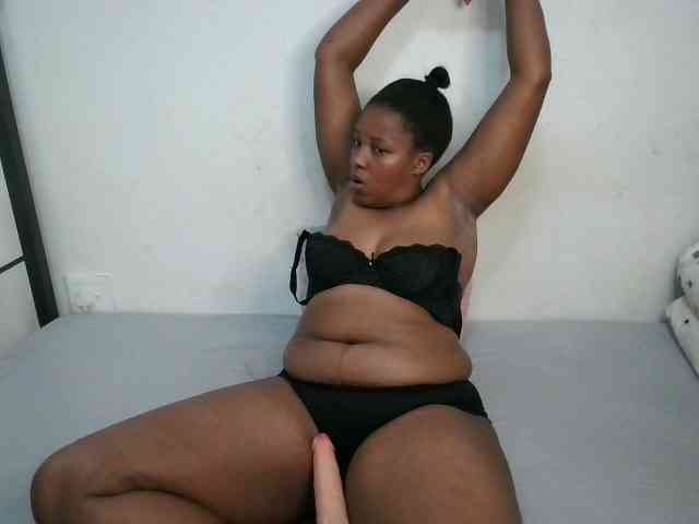 Hotqueenxxx webcam