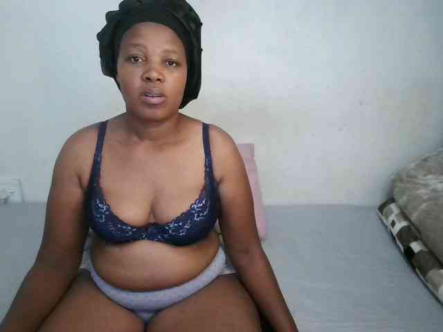 Hotqueenxxx webcam