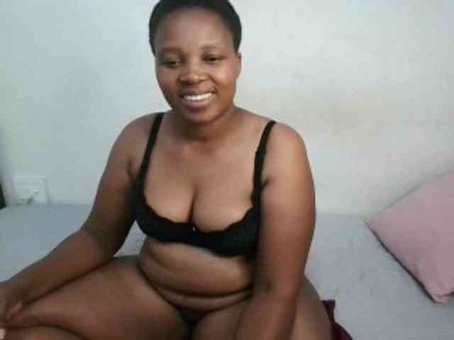 Hotqueenxxx webcam