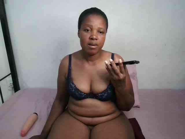 Hotqueenxxx webcam