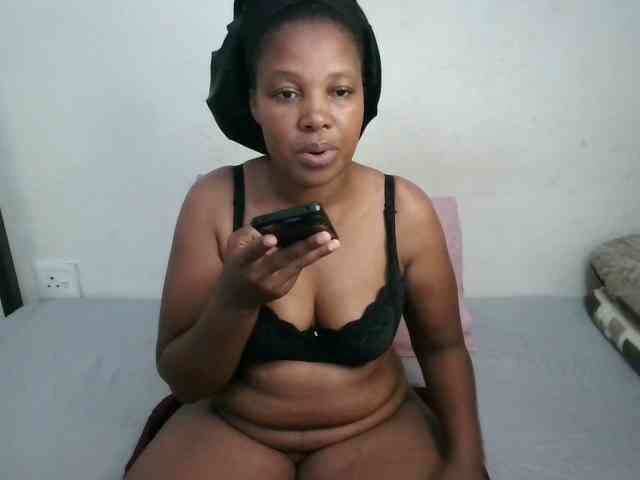 Hotqueenxxx webcam