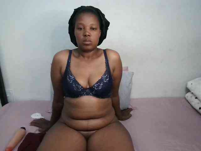 Hotqueenxxx webcam