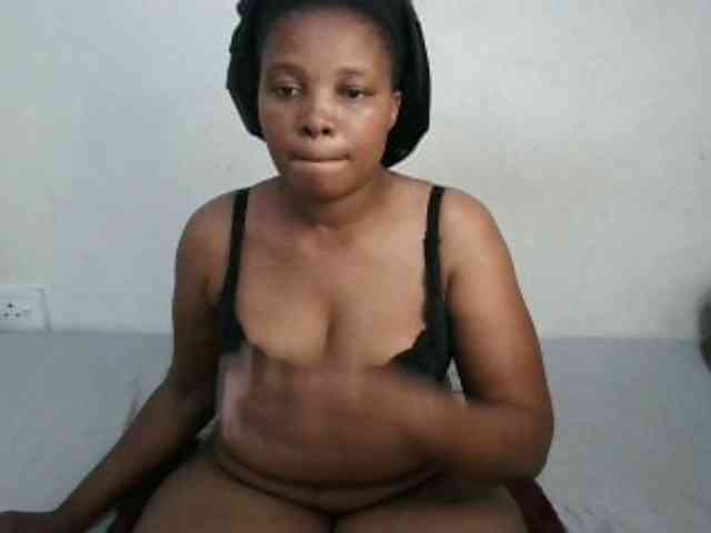 Hotqueenxxx webcam