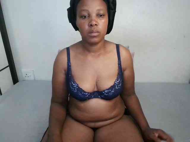 Hotqueenxxx webcam