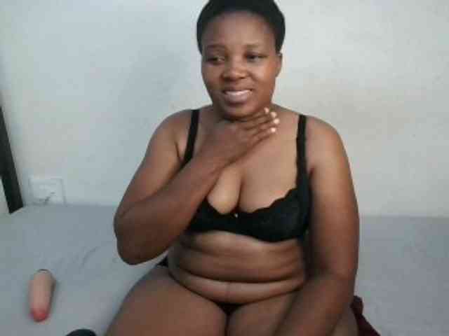 Hotqueenxxx webcam