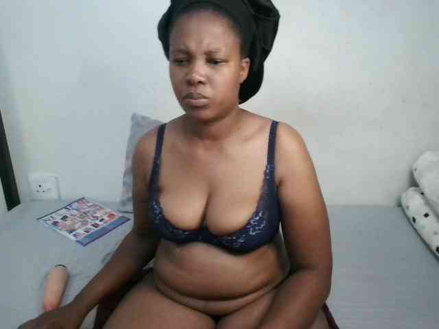 Hotqueenxxx webcam