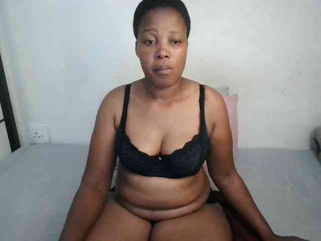 Hotqueenxxx webcam