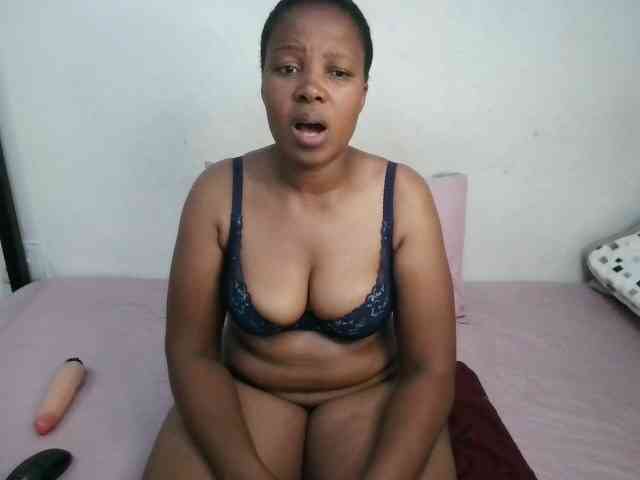 Hotqueenxxx webcam